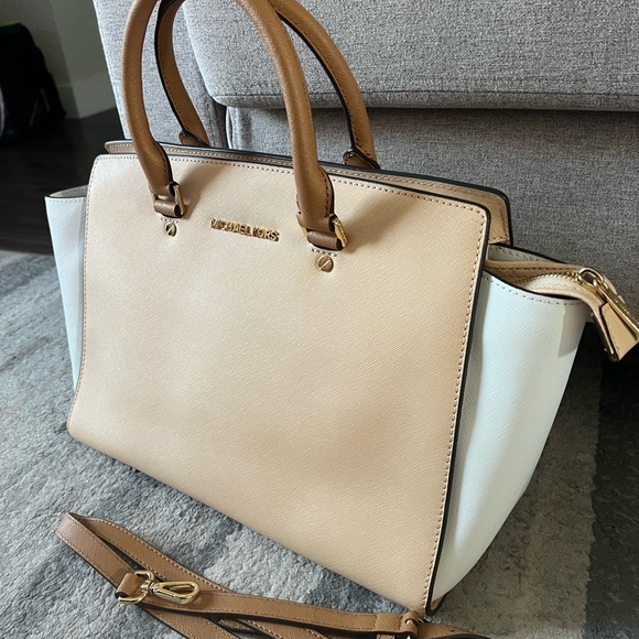 Michael Kors handbag - Picture 8 of 12